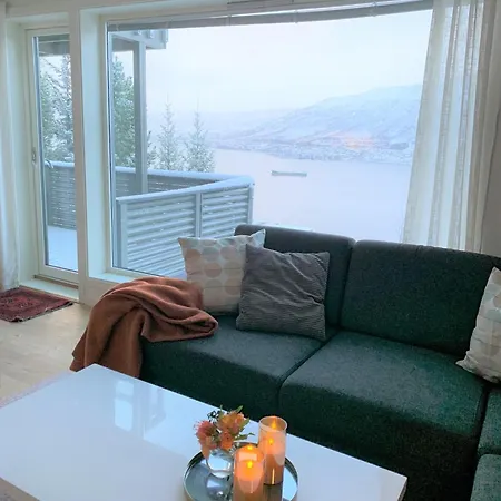 Panoramic With Three Bedrooms * ترومسو