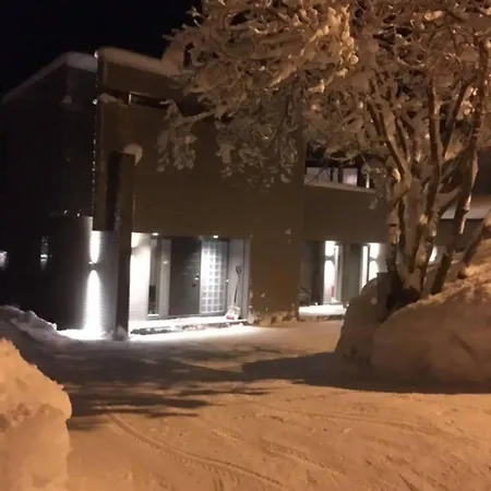 Panoramic With Three Bedrooms ترومسو