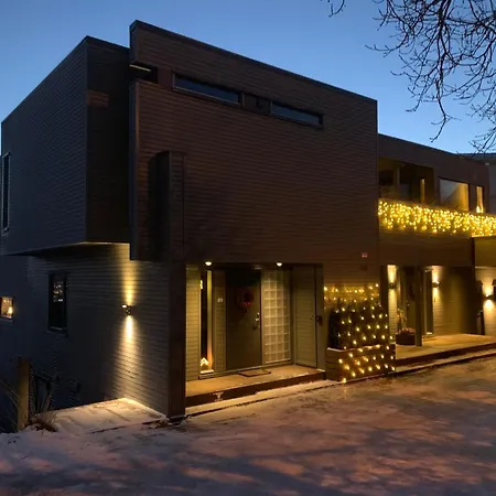 Panoramic With Three Bedrooms * ترومسو