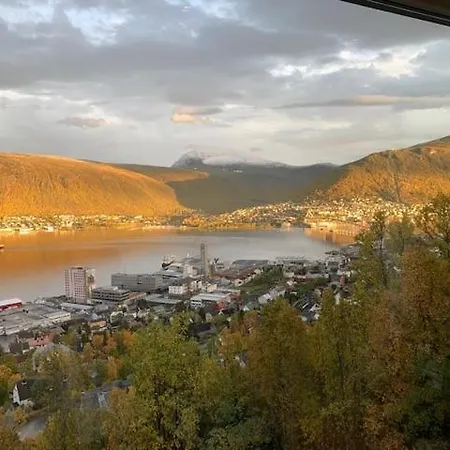 Panoramic With Three Bedrooms شقة *