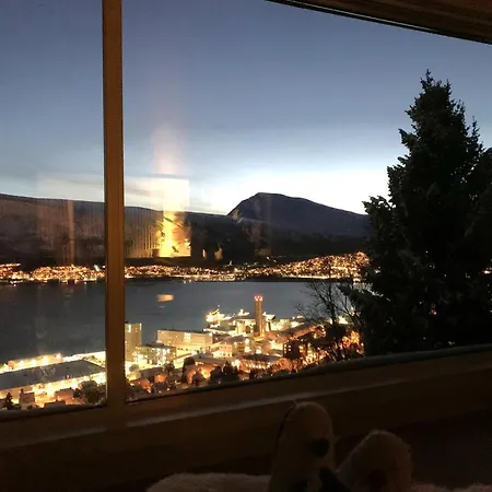 Panoramic With Three Bedrooms شقة ترومسو